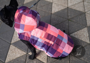 PINK POWDER ROOM ar stepētu oderi PINK POWDER ROOM ar stepētu oderi